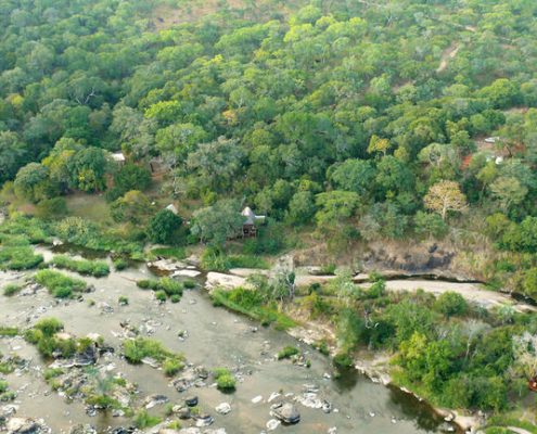 Nkhotakota Wildlife Reserve: Bua River Lodge