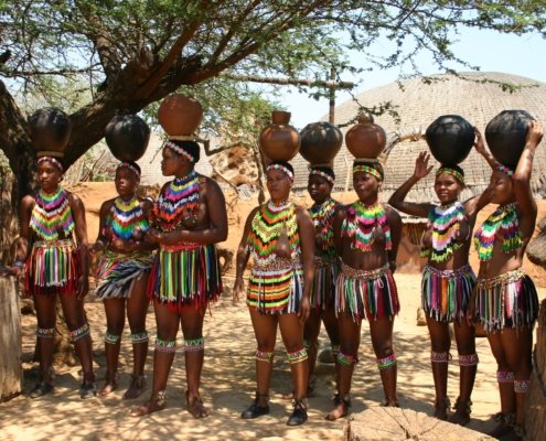 Swazi Dorf Frauen