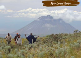 Menschen auf Wanderung zum Kilimandscharo mit Beschriftung ,,Abenteuer Reise"