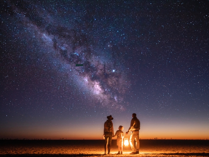 Family safari - Looking at the night sky
