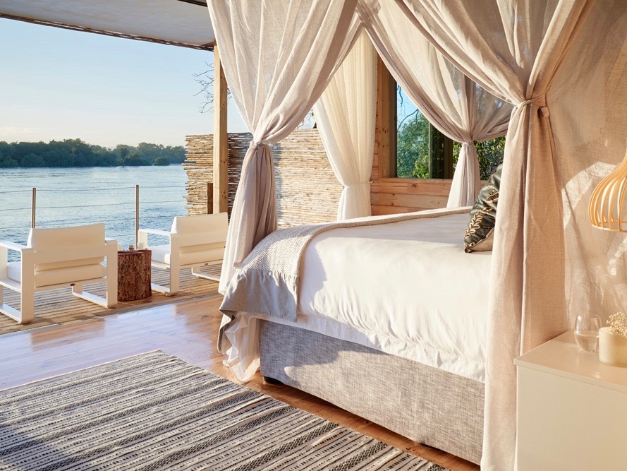 Simbabwe Victoria Falls River lodge Island-Treehouse-Deck-View